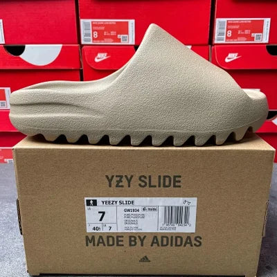 Yeezy Slide +10